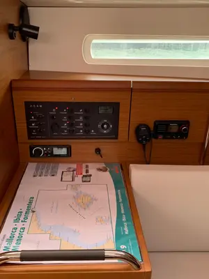 Salon of BarElli, a Jeanneau Sun Odyssey 389 sailboat at Palma de Mallorca, Spain