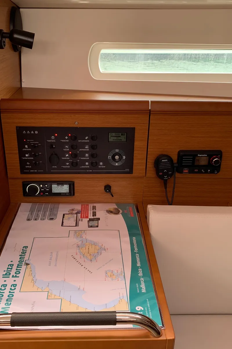 Salon of BarElli, a Jeanneau Sun Odyssey 389 sailboat at Palma de Mallorca, Spain