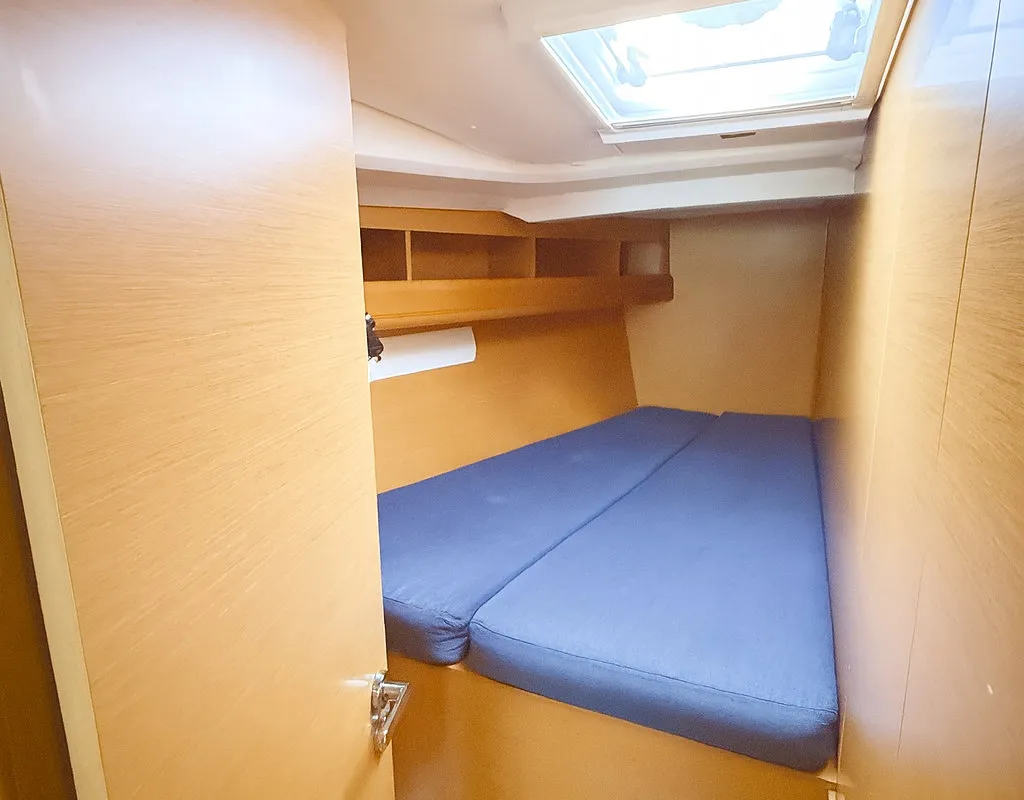 Cabin on Santa Ponsa, a Jeanneau Sun Odyssey 469 sailboat at Palma de Mallorca, Spain