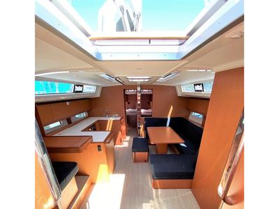 Salon of JASON, a Bavaria C46 sailboat at Athens, Greece