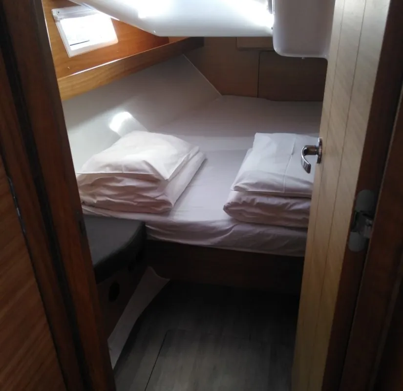 Cabin on Sea Cloud 3, a Elan Impression 45.1 sailboat at Pula, Croatia