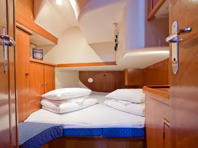 Cabin on Slow, a Jeanneau Sun Odyssey 52.2 sailboat at Castelló d'Empúries, Spain