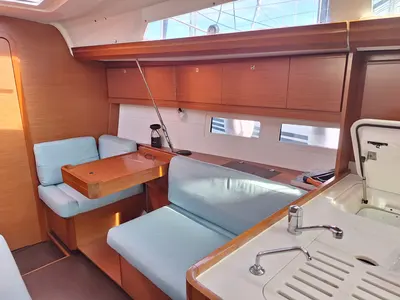 Salon of Rose De Mer, a Dufour 412 GL sailboat at Toulon, France