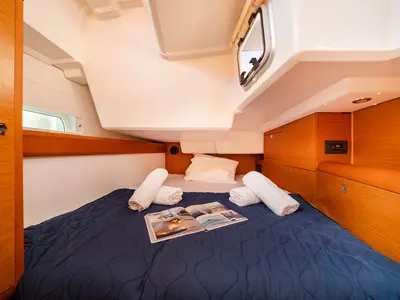 Cabin on Juicy Lucy, a Jeanneau Sun Odyssey 519 sailboat at Municipal Unit of Nea Peramos, Greece