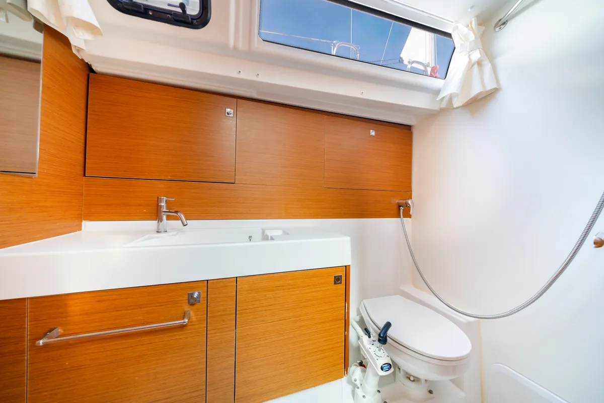 Juicy Lucy, a Jeanneau Sun Odyssey 519 sailboat at Municipal Unit of Nea Peramos, Greece
