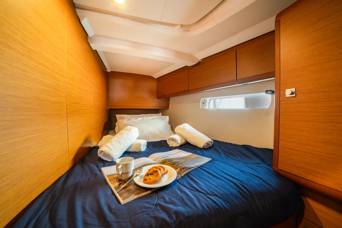 Juicy Lucy, a Jeanneau Sun Odyssey 519 sailboat at Municipal Unit of Nea Peramos, Greece