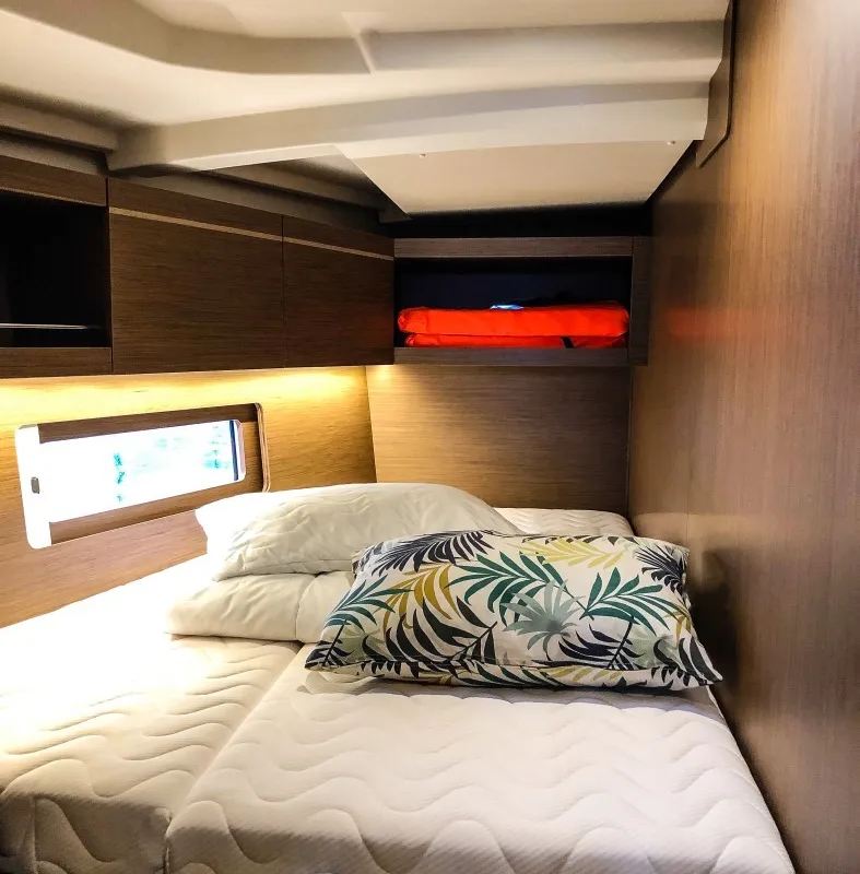 Cabin on Nemo, a Beneteau Oceanis 46.1 sailboat at Općina Medulin, Croatia