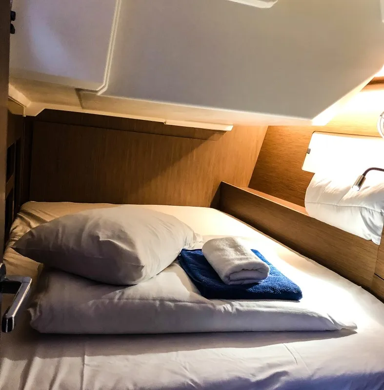 Cabin on Nemo, a Beneteau Oceanis 46.1 sailboat at Općina Medulin, Croatia