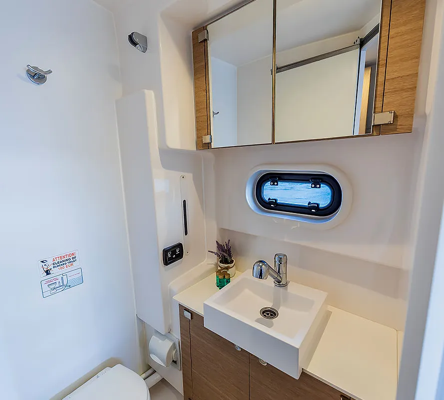 Kanalu, a Bali 4.1 catamaran at Grad Kaštela, Croatia