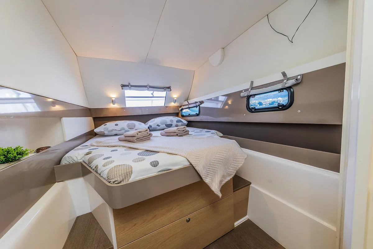 Kanalu, a Bali 4.1 catamaran at Grad Kaštela, Croatia