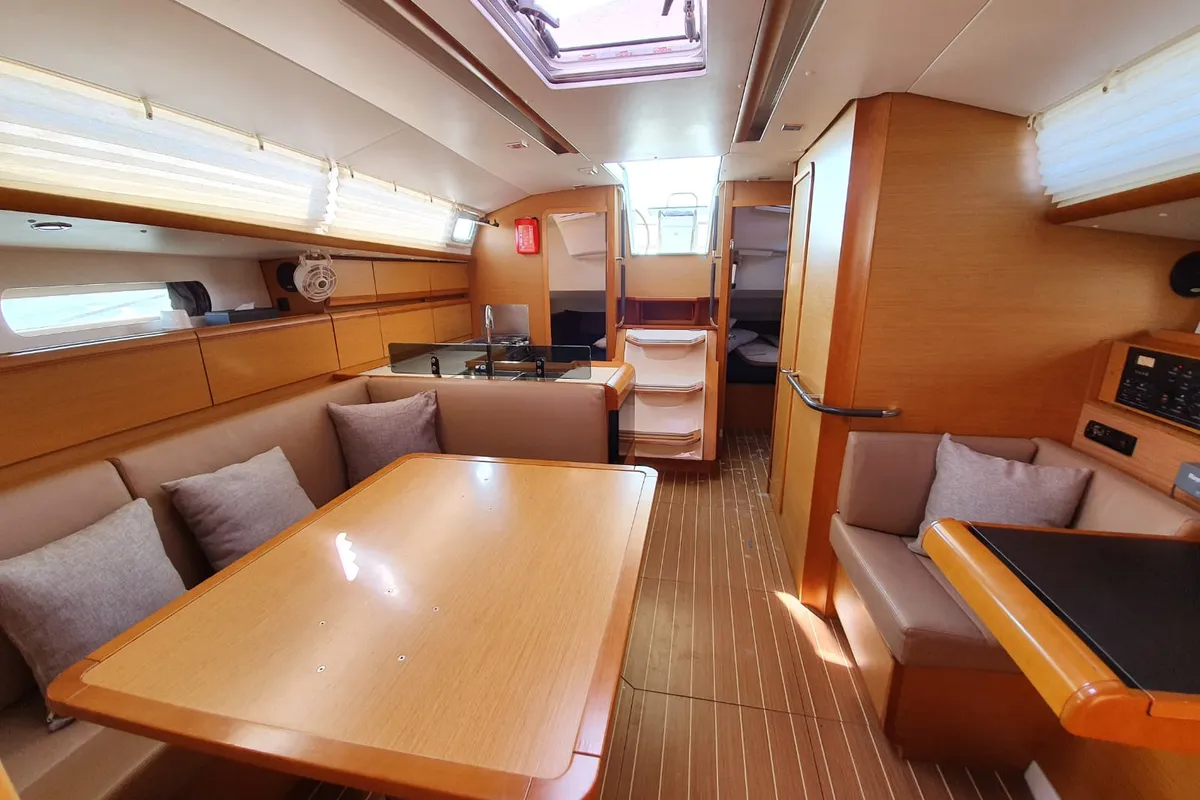 Salon of T-Punch, a Jeanneau Sun Odyssey 409 sailboat at Baan Salak Phet, Thailand