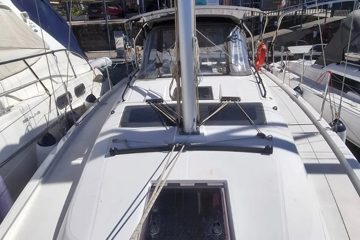 Deck of Nala, a Dufour 37 sailboat at Tonnarella, Italy