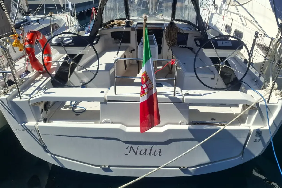 Exterior view of Nala, a Dufour 37 sailboat at Tonnarella, Italy