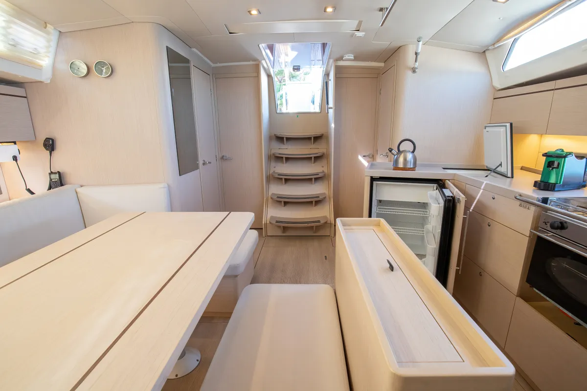 Salon of Filìa, a Beneteau Oceanis 46.1 sailboat at Capo d'Orlando, Italy