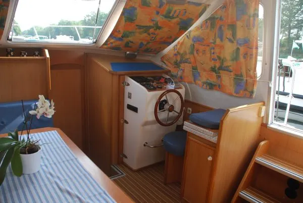 2514, a Tarpon 37 DP motorboat at Mittersheim, France