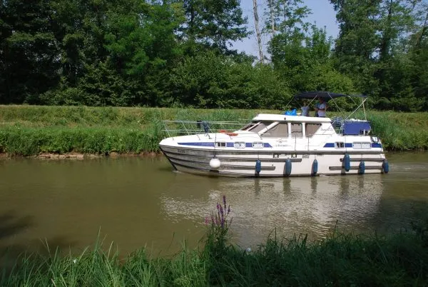 2514, a Tarpon 37 DP motorboat at Mittersheim, France