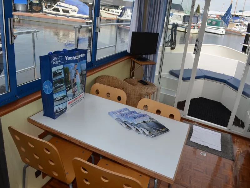 Salon of Lady Love, a De Drait Safari Houseboat 1050 motorboat at Drachten, Netherlands