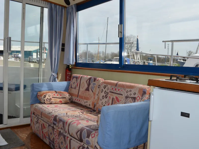 Salon of Lady Love, a De Drait Safari Houseboat 1050 motorboat at Drachten, Netherlands