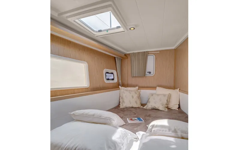 Cabin on Mare Quiero, a Lagoon 400 catamaran at Bodrum, Turkey