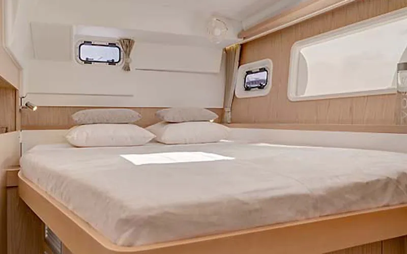 Cabin on Mare Quiero, a Lagoon 400 catamaran at Bodrum, Turkey