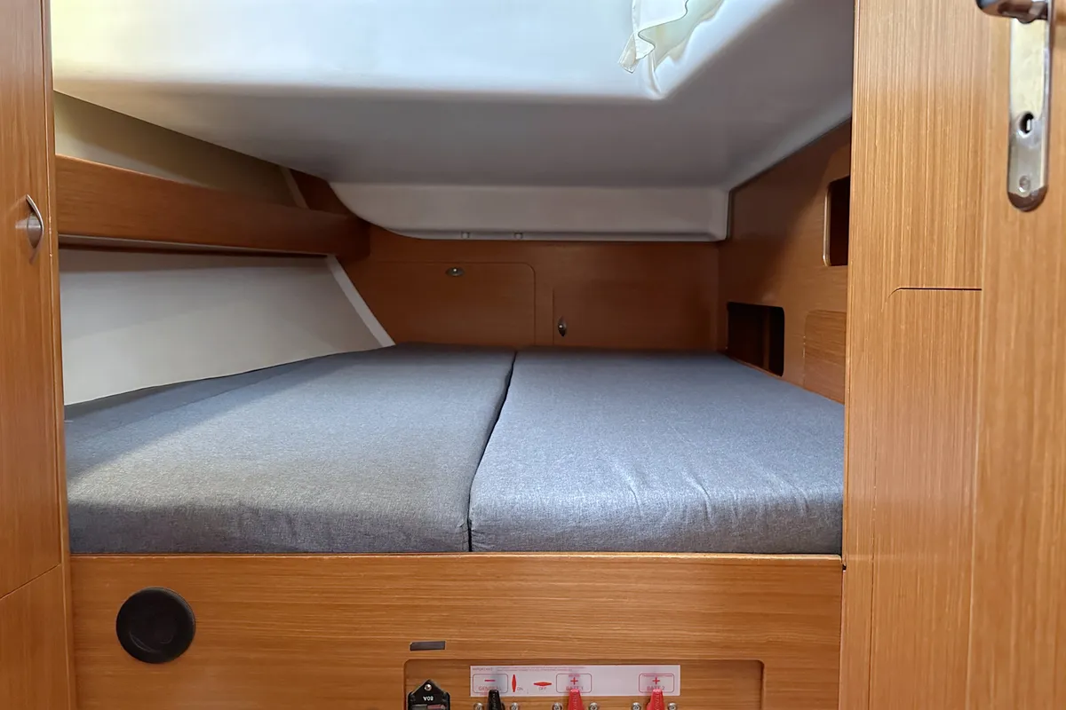 Cabin on Fame, a Beneteau Cyclades 43.3 sailboat at Heiligenhafen, Germany