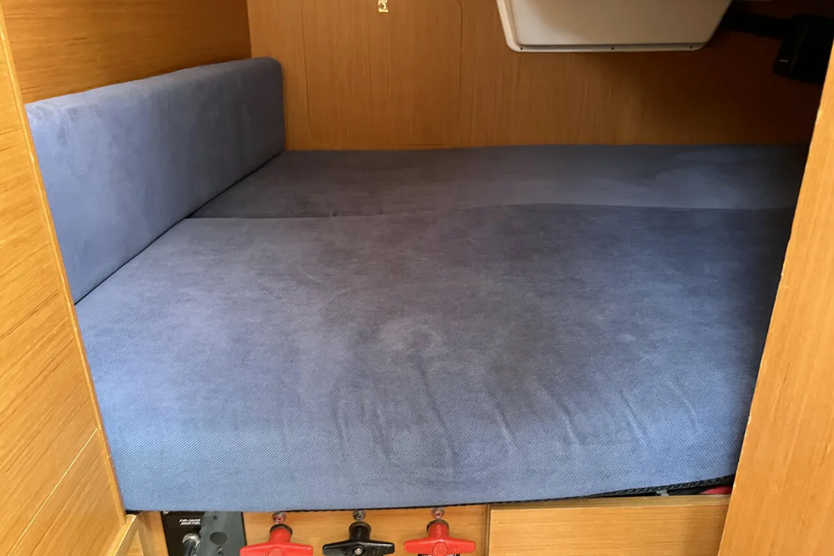 Cabin on Lightning, a Jeanneau Sun Odyssey 30i sailboat at Barth, Germany