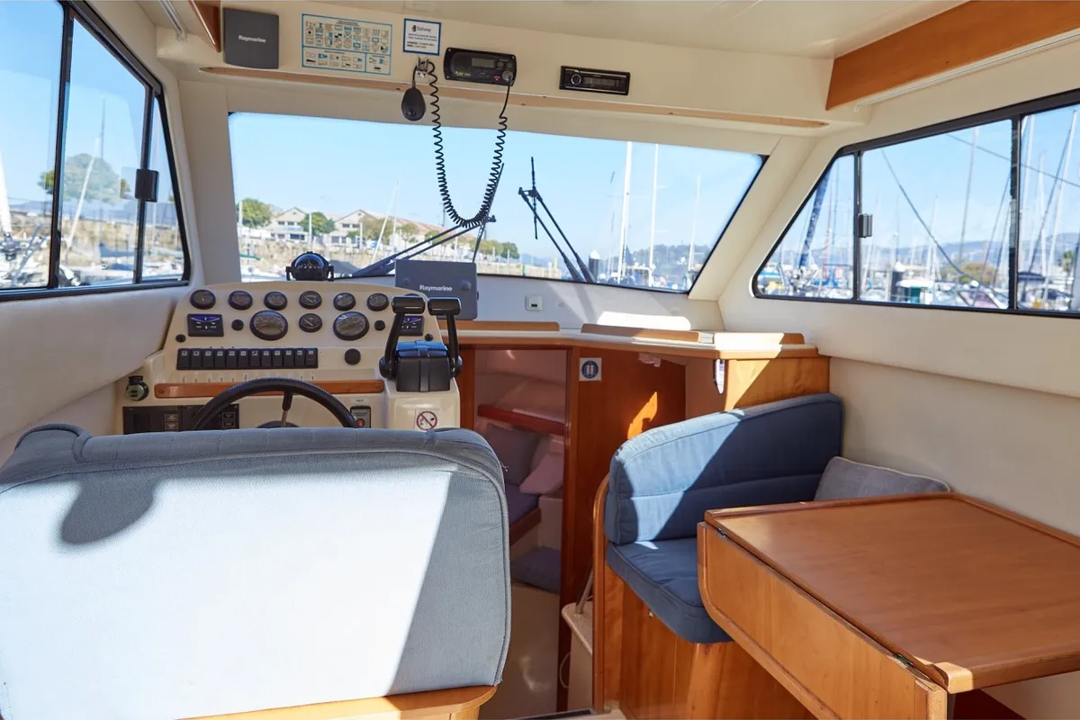 Salon of Txanpa Hiru, a Rodman 870 Fly motorboat at Vigo, Spain