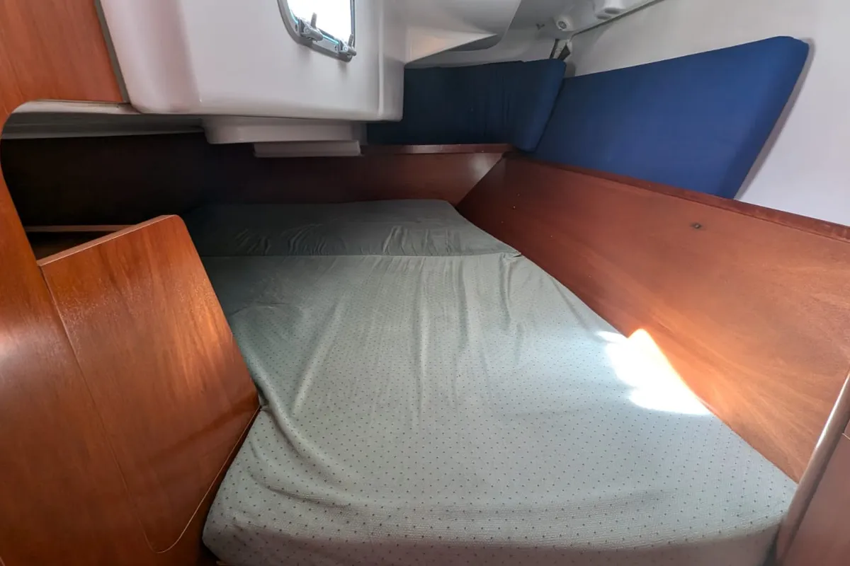 Cabin on Eole, a Beneteau Oceanis 311 sailboat at Saint-Cast-le-Guildo, France