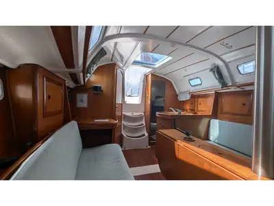 Salon of Eole, a Beneteau Oceanis 311 sailboat at Saint-Cast-le-Guildo, France