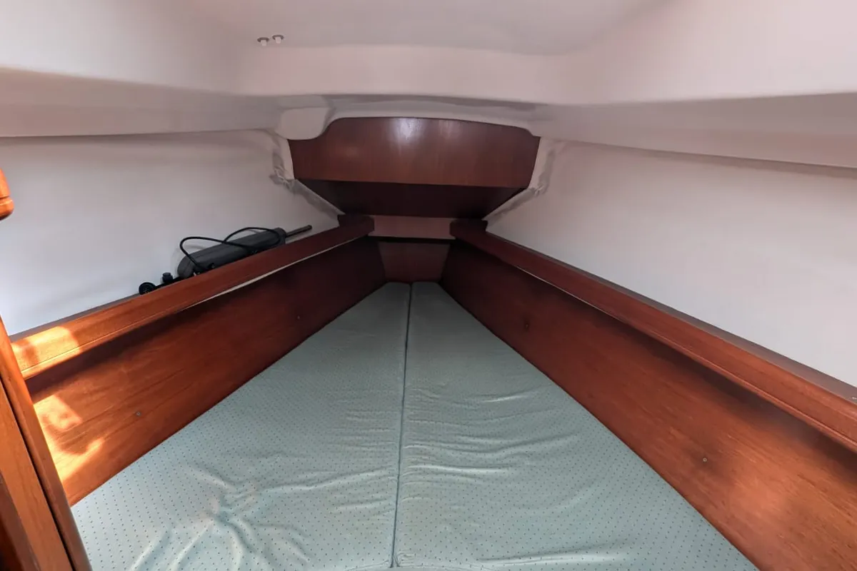 Cabin on Eole, a Beneteau Oceanis 311 sailboat at Saint-Cast-le-Guildo, France