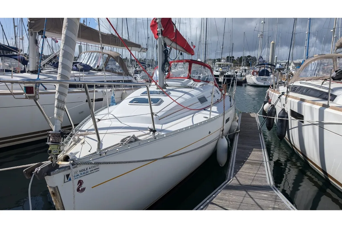 Exterior view of Eole, a Beneteau Oceanis 311 sailboat at Saint-Cast-le-Guildo, France