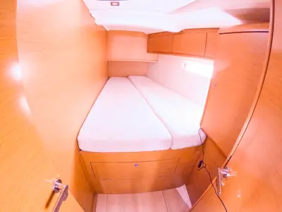 Cabin on Leia, a Jeanneau Sun Odyssey 519 sailboat at San Miguel de Abona, Spain