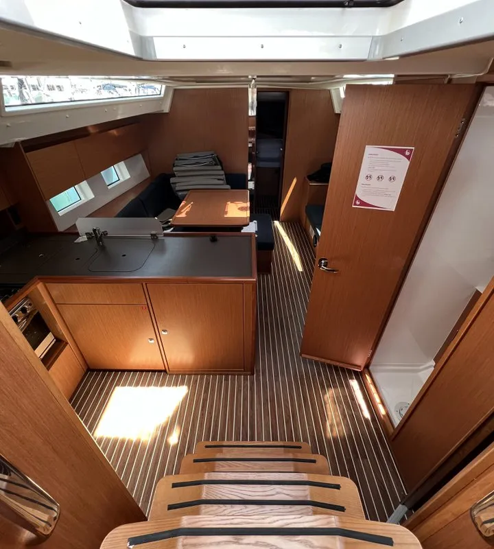Salon of Calypso, a Bavaria C45 sailboat at Pirovac, Croatia