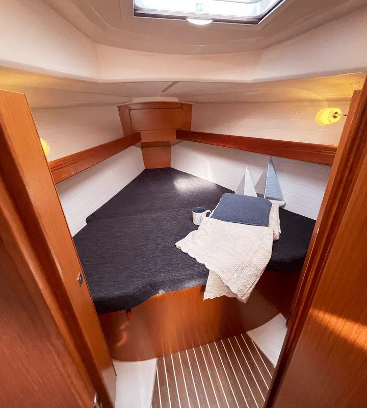 Cabin on Siesta, a Bavaria Cruiser 34 sailboat at Pirovac, Croatia