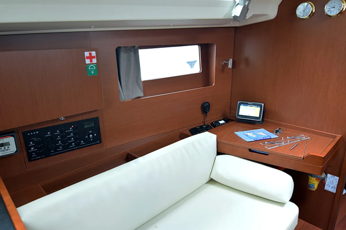 Salon of Norma, a Beneteau Oceanis 41.1 sailboat at Athens, Greece