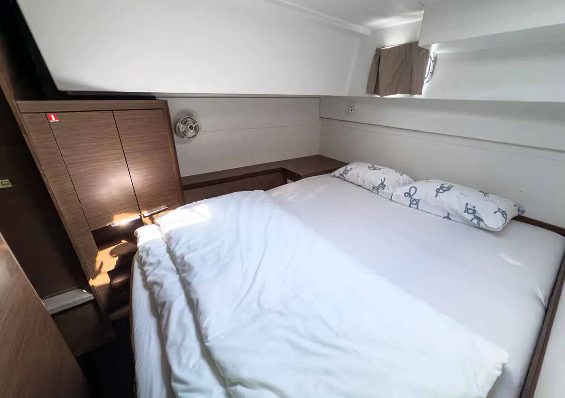 Cabin on Blue, a Lagoon 40 catamaran at Grad Pula, Croatia