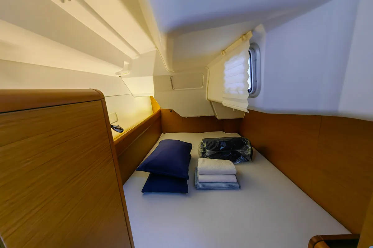 Cabin on Islanders, a Jeanneau Sun Odyssey 389 sailboat at Mali Lošinj, Croatia
