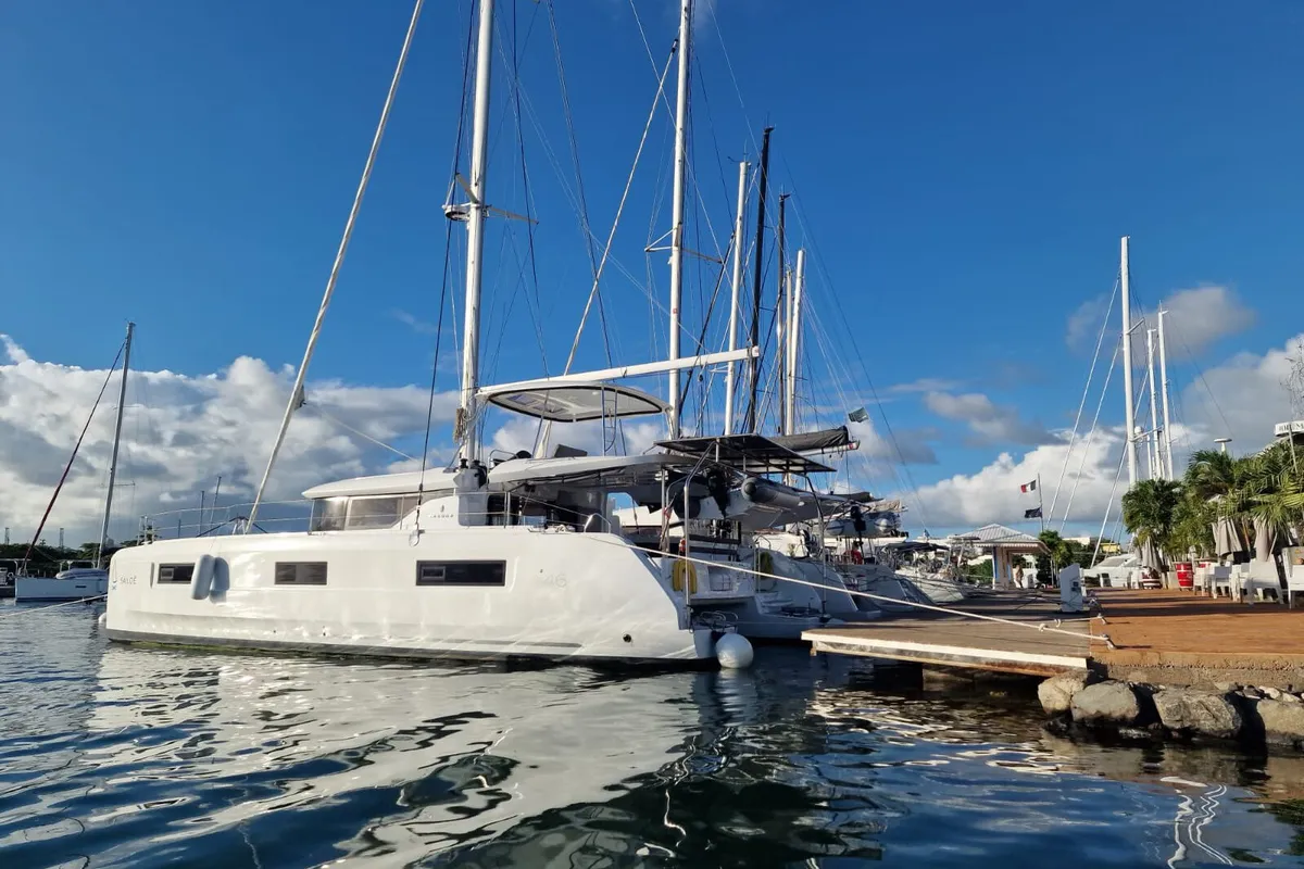 Satini, a Lagoon 46 catamaran at Roche Caiman, Seychelles