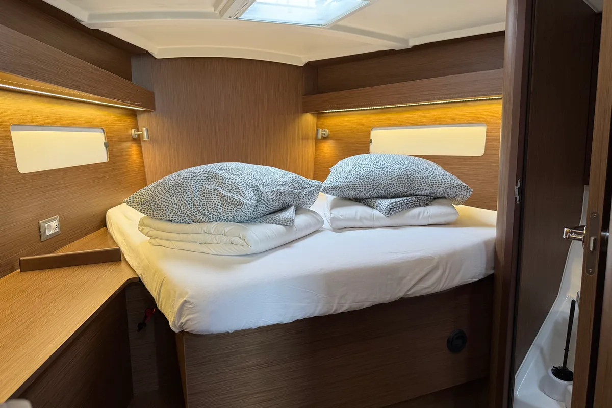 Cabin on Hera, a Beneteau Oceanis 40.1 sailboat at Grad Biograd na Moru, Croatia