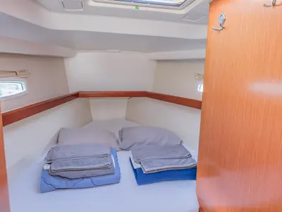 Cabin on Belamour, a Beneteau Oceanis 43 sailboat at Kos, Greece