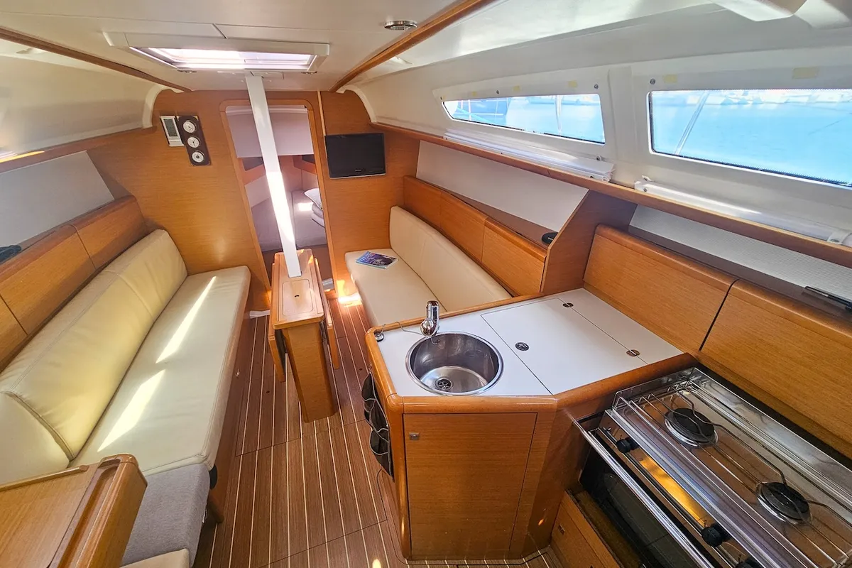 Salon of Energy, a Jeanneau Sun Odyssey 33i sailboat at Izola / Isola, Slovenia