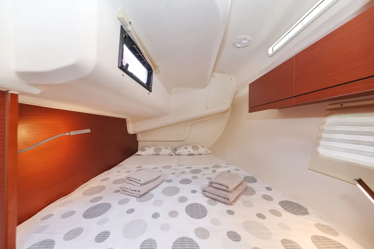Cabin on Leia, a Hanse 418 sailboat at Grad Biograd na Moru, Croatia