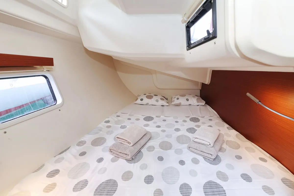 Cabin on Leia, a Hanse 418 sailboat at Grad Biograd na Moru, Croatia