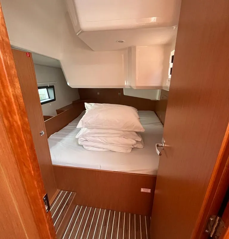 Cabin on Kirka, a Bavaria C42 sailboat at Općina Sukošan, Croatia