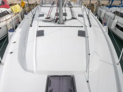 Deck of KEIKI, a Beneteau Oceanis 40.1 sailboat at Općina Medulin, Croatia