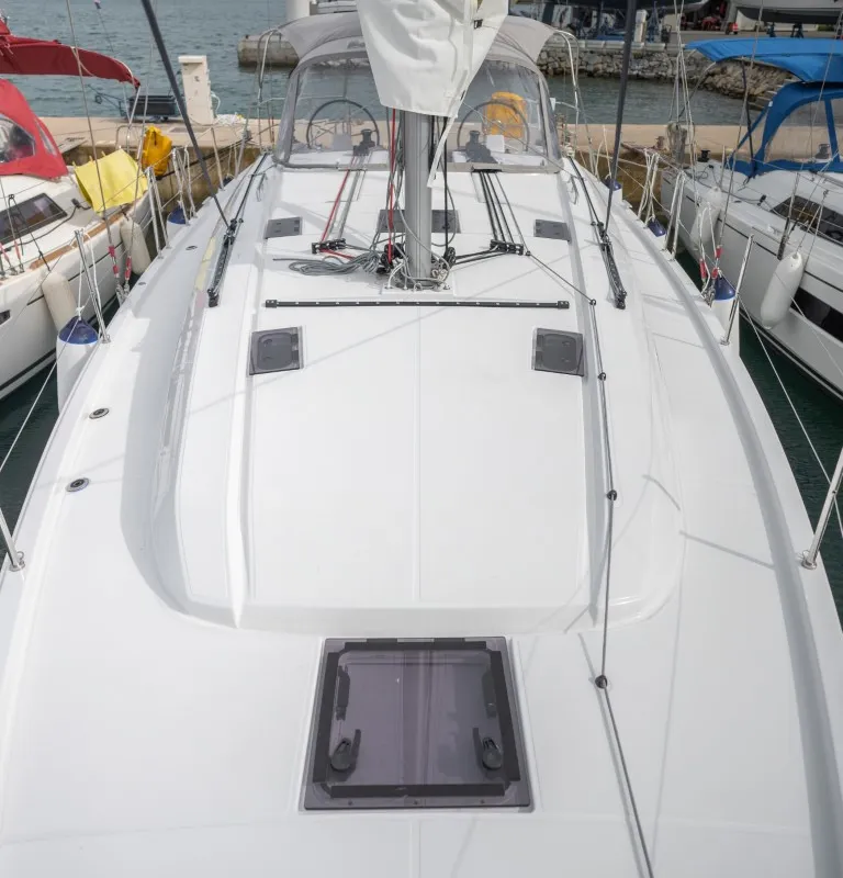 Deck of KEIKI, a Beneteau Oceanis 40.1 sailboat at Općina Medulin, Croatia