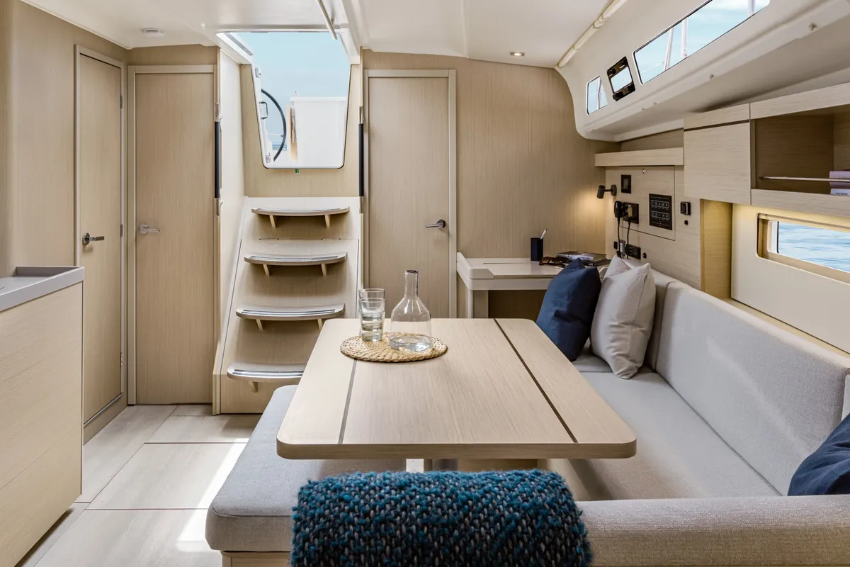 Salon of Enosim, a Beneteau Oceanis 40.1 sailboat at U Pàize, Italy