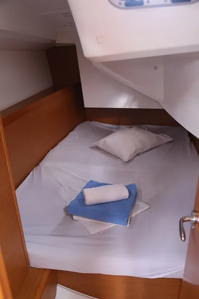 Cabin on Dynamene, a Jeanneau Sun Odyssey 349 sailboat at Volos, Greece