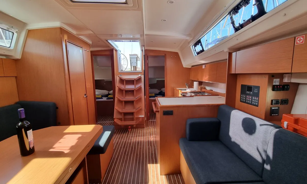 Salon of Quick Point, a Bavaria C42 sailboat at Split, Croatia