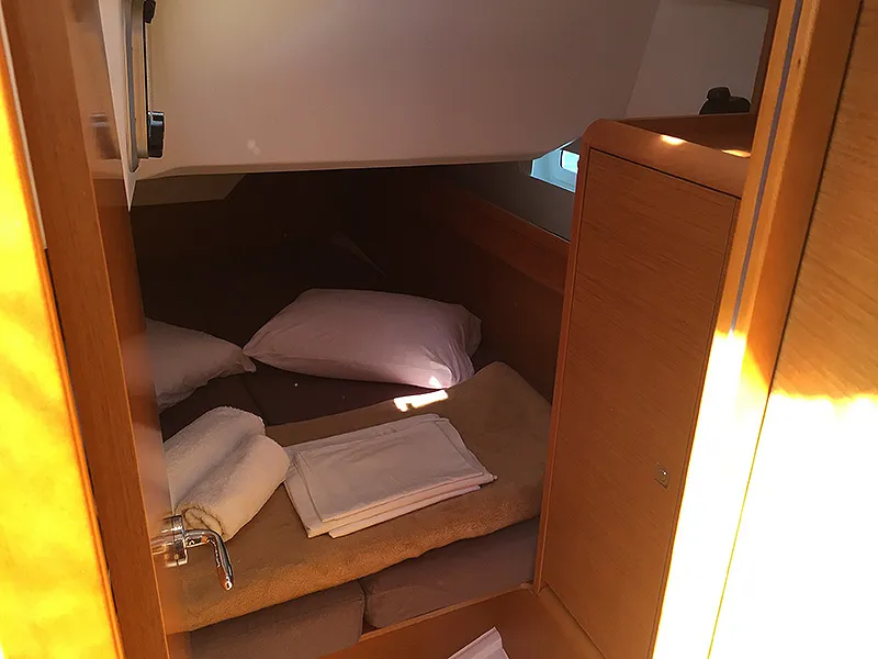 Cabin on Agios Georgios, a Jeanneau Sun Odyssey 389 sailboat at Kontokali, Greece
